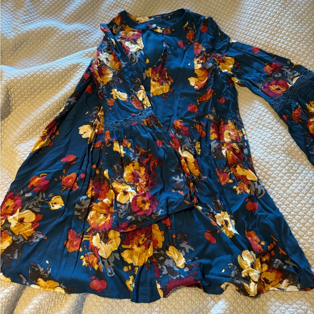 Beautiful fall boutique long sleeve dress